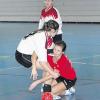 Die Handballerinnen (in rot) des Leonhard-Wagner-Gymnasiums kämpfen heute in eigener Halle bei der südbayerischen Meisterschaft.  