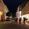 Neuburg leuchtet zwar nicht so, wie üblicherweise bei der „Langen Einkaufsnacht“, aber trotzdem markierten leuchtende Säulen alle Eingängen zur Neuburger Innenstadt. 	

