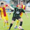 Brachte seine Mannschaft mit dem 1:0-Führungstreffer in der siebten Minute frühzeitig auf die Siegerstraße: Karlshulds Torjäger Shefket Krasnici (vorne rechts).  