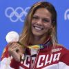 Juli Jefimowa freut sich über ihre Silbermedaille - und steht damit relativ allein da.