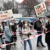 Rund 500 Demonstranten nahmen an der Aktion von Fridays for Future in Augsburg teil. 