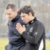 Nachdenkliche, wenn nicht sogar betroffene Gesichter beim Neu-Ulmer Trainer Sebastiano Pirrello (rechts) und seinem Torhüter Thorsten Mäuerle. Der TSV unterlag beim SV Thalfingen mit 0:2. 