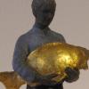 „Der Mann mit dem goldenen Fisch“ soll künftig am Untermüllerplatz die Blicke auf sich ziehen. Die Mehrheit des Gemeinderates vergab dafür den Auftrag an den Dießener Bildhauer Mathias Rodach. 
