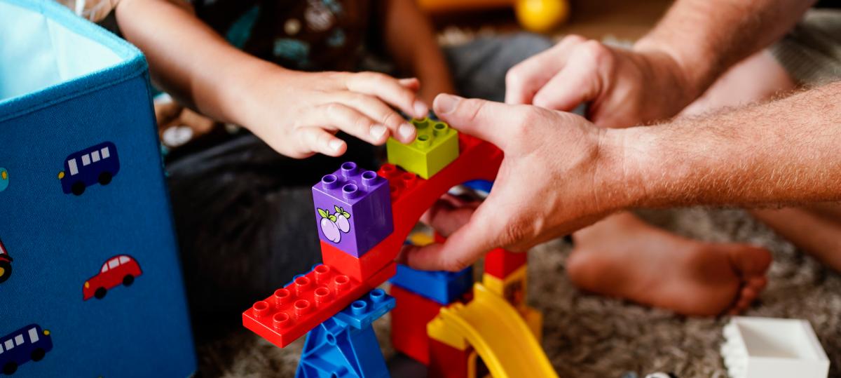 Zwischen Chaos und Geborgenheit: Wie eine Pflegefamilie wechselnden Kindern ein Zuhause schenkt