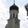 In der Kirche St. Martin in Heretsried haben Diebe am Sonntag den Opferstock aufgebrochen und einen Hostienkelch aus dem Tabernakel entwendet. 	