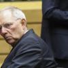 Nachdenkliche Blicke in Brüssel - Bundesfinanzminister Wolfgang Schäuble.