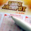 Fünf Gewinnzahlen und zwei Eurozahlen müssen Tipper beim Eurolotto richtig angekreuzt haben, um den Jackpot abzuräumen.