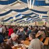 Das Kühbacher Brauereifest ist am Sonntagabend zu Ende gegangen. Das Bierzelt war auch am Sonntagnachmittag gut gefüllt. Die Besucherinnen und Besucher insgesamt haben die Erwartungen der Veranstalter übertroffen. 
