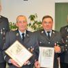 Wichtige Würdigung: (von links) Vorsitzender Uwe Kunze, die neuen Ehrenmitglieder Horst Baier und Johann Baier, Kommandant Wilhelm Schneider. 	
