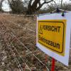 Ein elektrischer Wildschutzzaum entlang der polnischen Grenze nördlich von Frankfurt an der Oder soll das Einschleppen der Afrikanischen Schweinepest ASP nach Deutschland verhindern.  