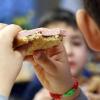 Laut einer neuen Umfrage geht jedes zehnte Kind mit leerem Magen in die Grundschule. 