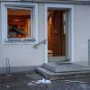 In der Nacht auf Freitag haben Unbekannte einen Geldautomaten einer Bank in Stetten gesprengt.