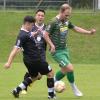 Ein letztlich bedeutungsloses Spiel zwischen dem FC Burlafingen und dem SV Eggingen (dunkle Trikots). Raus sind sie beide. Foto: Horst Hörger