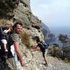 Dagmar Goßner, Winzer: Dieses Bild zeigt eine abenteuerliche Wanderung 2008 in Ligurien von 
Camogli nach San Fruttuoso. Auf dem Bild zu sehen sind Helmut Goßner mit 
Tochter Patricia, sowie Christoph Konrad.
