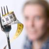 Hungern für die Traummaße: Der internationale Anti-Diät-Tag will auf die Gesundheitsrisiken des Essensverzichts hinweisen.