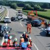Am Mittwochmorgen hat es auf der A7 zwischen Illertissen und Vöhringen gekracht. Drei Menschen wurden verletzt, die Fahrbahn war komplett gesperrt.  	