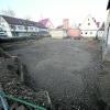 Die Ausgrabungen auf dem Grundstück an der Memminger Straße sind vorerst beendet. Dort soll eine neue Filiale der VR-Bank errichtet werden.  	