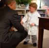 Prinz George begrüßte Ex-US-Präsident Obama im Bademantel. 	 	