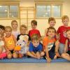 Im Montessori-Kinderhaus in Nördlingen hat Paula Print sportliche Kinder getroffen. Bewegung drinnen und draußen gehört zum festen Programm im Montessori-Kinderhaus. Paula Print weiß jetzt auch, was der Name bedeutet. 	