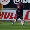 Leverkusens Alejandro Grimaldo beim Training.