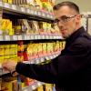 Edeka liebt Lebensmittel, Michael Wollny die Menschen: Mit viel Engagement setzt sich der Supermarkt-Inhaber aus der Bozener Straße gegen Ungerechtigkeiten ein. Im Mittelpunkt stehen möchte er dennoch nicht. 
