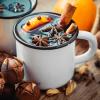 Glühwein schmeckt nicht nur aus der Tasse fein, sondern eignet sich auch für deftige Gerichte in der Weihnachtsküche.