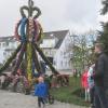 Der Osterbrunnen auf dem Burlafinger Dorfplatz war beim Osterbrunnenfest ein Blickfang. 