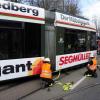 In der Augsburger Remboldstraße ist eine Straßenbahn der Linie 64 entgleist. Es gab zahlreiche Ausfälle und Verspätungen: Es wurde niemand verletzt.