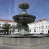 Ein Brunnen vor dem Hauptgebäude der Ludwig-Maximilians-Universität in München: Die Einrichtung hat wie 21 weitere deutsche Hochschulen und Forschungsinstitute in den vergangenen Jahren Förderung in Höhe von mehr als 10 Millionen Dollar aus dem Haushalt des US-Verteidigungsministeriums erhalten.