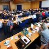 Der Neu-Ulmer Kreistag setzt sich aus 70 Mitgliedern und dem Landrat zusammen. Das Gremium trifft sich regelmäßig, um über Entscheidungen, die den Landkreis betreffen, zu sprechen. Am 15. März wird auch der Kreistag neu gewählt. 	