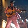 Schauspieler Austin Butler verkörpert in der Filmbiographie "Elvis" den King of Rock ’n Roll. Drei Jahre hat er sich auf die Rolle vorbereitet und landete am Ende im Krankenhaus. 