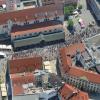 Zum AfD-Parteitag demonstrieren Tausende Gegner in Augsburg. Die Polizei ist mit einem Großaufgebot im Einsatz. Unsere Luftbilder zeigen das Ausmaß.