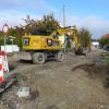 Noch ist der Holzener Weg in Blankenburg gesperrt. Nach Abschluss der Kanal- und Leitungsarbeiten soll in Kürze der Straßenbau beginnen.