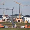 Im Landkreis Donau-Ries – wie hier in Monheim – wird seit geraumer Zeit viel gebaut. Weil die Bevölkerung wächst, sind mehr Wohnungen nötig. Aber die Entwicklung hat auch Auswirkungen auf andere Bereiche.