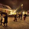 Vom Untermüllerplatz bis zur Herrenstraße schaffen Licht, Musik und Feuershow und Einkaufsstimmung.