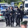 Bei Schüssen am S-Bahnhof in Unterföhring nahe München sind mehrere Menschen verletzt worden, darunter eine Polizistin schwer.