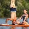 Beim Yoga auf dem Paddle-Board wird der ganze Körper trainiert: Fabienne Hackler-Feil und Armin Rutsch geben Kurse. 