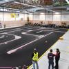 Schwarzer Asphalt mit rosa Begrenzungslinien: auf dem neuen Streckenteppich wurden in der Sporthalle des TSV 1871 Augsburg über zwei Tage die Rennen der Modellautos ausgetragen. 
