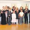 Der Frauenchor Fischach und die Schüler und Schülerinnen des Musikstudios von Michaela Peters harmonierten beim Konzert in Elmischwang.   