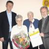 Alois Pfaffenzeller (re.) und Wolfgang Jarasch (li.) dankten Helga und Konrad Wiendl für ihr Engagement. 
