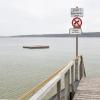 Das Badefloß dem Strandbad St. Alban soll nach den Wünschen der Grünen und der CSU im Dießener Gemeinderat wieder aufgestellt werden. 