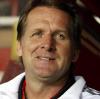 Bernd Schuster trainierte zuletzt Besiktas Istanbul. Dort wurde er im März 2011 entlassen. Nun will er zurück in die Bundesliga. Der VfL Wolfsburg hat angeblich Interesse.
