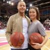 Andrej Mangold und Jennifer Lange zu Besuch bei einem Basketballspiel