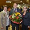 Der neue Bürgermeister von Kaufering Thomas Salzberger mit seinen Stellvertreterinnen Gabriele Hunger (links) und Gabriele Triebel (rechts)
