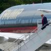Der ehemalige US-Präsident Donald verlässt am Miami International Airport sein Flugzeug. Nach der Anklage in der Affäre um geheime Regierungsdokumente gibt er sich kämpferisch.