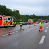 Zahlreiche Rettungskräfte waren am Samstag nach dem Unfall auf der B2 bei Kaisheim vor Ort.  	