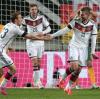 Deutschlands Lukas Podolski jubelt im Freundschaftsspiel gegen Australien über seinen Treffer zum 2:2.