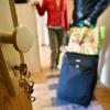 Viele Großstadtbewohner vermieten ihre Wohnung über Airbnb als Ferienunterkunft.