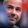 Auf BVB-Trainer Peter Bosz lastet beim Spiel gegen Tottenham enormer Druck.