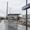 Der Mittelbahnsteig in Höchstädt ist nun wieder freigegeben. Ab März 2024 soll man auch per Fahrstuhl zum Gleis kommen.